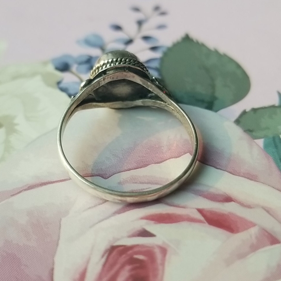 Silver and black onyx ring. - Picture 3 of 4